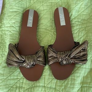 Metallic Zara Knot Bow Sandal